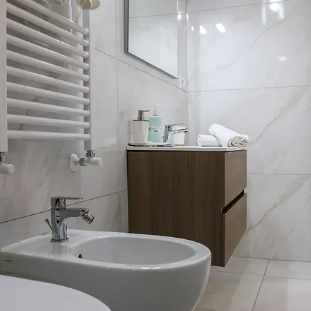 Hub Zara Nocleg ze śniadaniem 3*